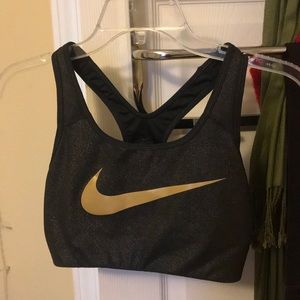 Nike pro sports bra